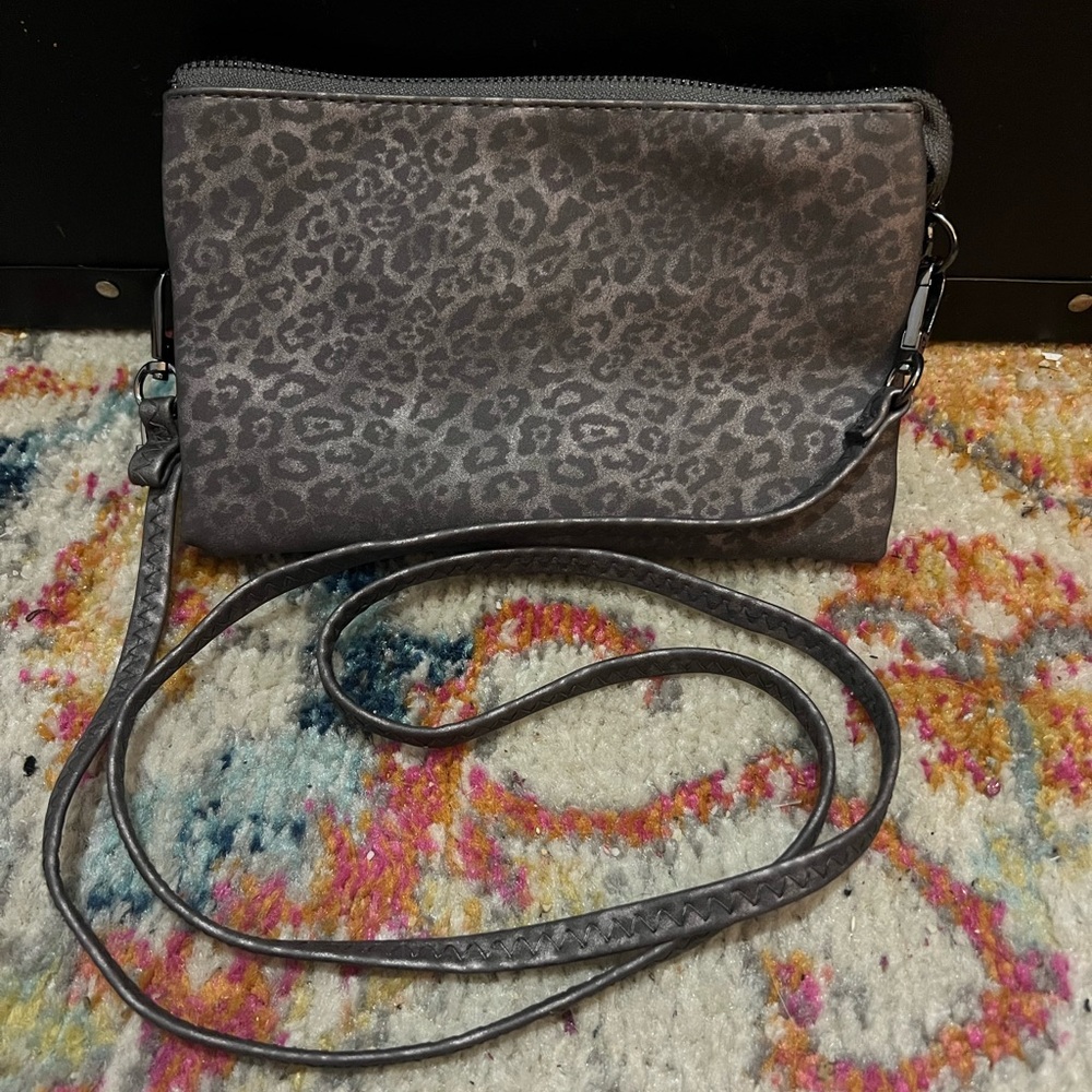 Jen & co grey leopard crossbody